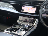 内装はシンプルに使い勝手を考え作られています。お車を運転する感覚をダイレクトに体感して頂けます。室内も広くロングドライブにも快適にお過ごしいただけます。