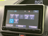 ラジオやディスク、SD、テレビ、Bluetoothなど、画面から音源を選べるメニューを備えています。使いたい項目が一覧で表示されるため、目的の音楽や番組を選びやすく、車内での時間を楽しめます。
