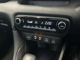 オートエアコンは温度を設定するだけで、自動で風量などを設定してくれます。運転しながら操作も必要ないので、安全性も向上します。