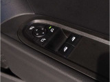 MINIのドアを閉めた時の重厚感は所有者様の満足度を高めてくれます。