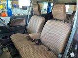 助手席も運転席同様に広く過ごしやすくなってます。