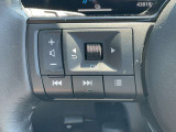 【ステアリングスイッチ】運転中に手元から視線を外すことなく、「オーディオの音量調整」が安全に行えます。
