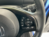 【アダプティブ・クルーズ・コントロール】予め設定した車速内でクルマが自動的に加減速。 前走車との適切な車間距離を維持しながら追従走行し、高速道路でのドライバーの疲労を軽減してくれる嬉しい機能付♪