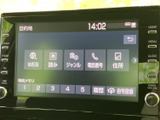 目的地の検索メニューが表示され、住所や電話番号、ジャンルなどから行き先を選べます。よく使う場所を登録する項目もあり、日々の移動から初めて訪れる場所へのお出かけまで便利に活用できます。