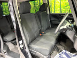 運転席まわりには十分なスペースがあり、大柄な方でもゆったり運転していただける環境です。