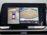 アラウンドビューモニターは4方のカメラで真上から車を見たようにモニターで確認ができる日産の自慢の装備です。是非実際の車で体感してみてください。