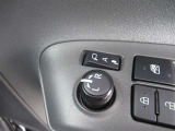 駐車時や狭い道でのすれ違い時に気を使うミラー。電動格納式ドアミラーはそんな時に便利です。