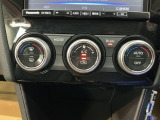 ダブルエアコンは、運転席と助手席でそれぞれ異なる温度を設定できます。