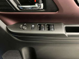 【運転席ドアスイッチ回り】パワーウィンドー[ロック機構]・電動格納式リモコンドアミラースイッチがまとまっているので操作しやすいです。