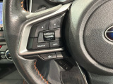 ステアリングにオーディオ操作スイッチが付いています。オーディオ画面に直接タッチしなくても操作が出来ますので、運転に集中できます。