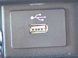 運転席近くにUSB電源
