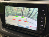 【バックカメラ】駐車時に後方がリアルタイム映像で確認できます。大型商業施設や立体駐車場での駐車時や、夜間のバック時に大活躍!運転スキルに関わらず、今や必須となった装備のひとつです!