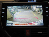 バックガイドモニターで、後方を確認しながら安心して駐車することができます。運転初心者も熟練者も必須の機能ですよ!