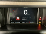 メータは先進的なデジタルメーターを採用!ゆっくりと数字が動くのでとても見やすく表示されます!平均燃費なども表示、エコな運転の手助けをしてくれます!