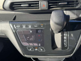 【運転席操作部】運転に役立つ機能ばかり!快適なドライブにしてくれること間違いなし!!