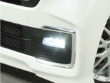 ◆フォグライト◆ 霧などの悪天候時、自車の位置を示すとともに前方や路肩が見えずらい時、近い位置をワイドに照らしてくれます