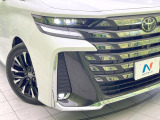 【シーケンシャルターンランプ付きLEDヘッドライト】人気の『流れるウィンカー』付きのLEDヘッドライトを装備♪高級感はもちろん、点灯時は存在感たっぷりで他車からも認識されやすく安心です。