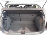 荷室は荷物を隠せるトノカバー付!充分な荷室の広さです!