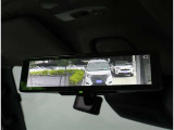 デジタルインナーミラー装備!車両後方のカメラの映像をデジタル補正で視認性を向上させてインナーミラー内に表示します♪視界を遮るものがなく、後席に同乗者がいても後方を確認しやすく安心です♪