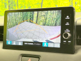 【バックカメラ】駐車時に後方がリアルタイム映像で確認できます。大型商業施設や立体駐車場での駐車時や、夜間のバック時に大活躍!運転スキルに関わらず、今や必須となった装備のひとつです!
