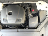 当店の認定中古車(VOLVO APPROVED CAR)はメーカー基準の車齢・走行に応じた内外装・機関の176項目もの項目に厳密な点検を実施。すべての基準を満たした自信を持ってお届けする中古車です。