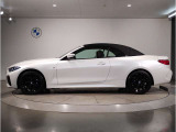 【拘りのFR】BMWが多く採用するFR車。ダイレクトでスポーティな加速感・シャープなハンドリングを実現。縦置きエンジンレイアウトにより、フラットで上質な乗り味です。