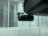 日産オリジナルドライブレコーダーです。車室内カメラによる車内および車側面の撮影記録が駐車時の安心をたかめます。