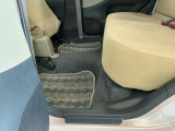 足元は広々♪しっかり内装ルームクリーニングを実施しています。車に自信があるからこそ、是非一度ご来店頂き見てもらえると幸いです。