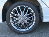 ホンダ純正のアルミホイールが装備されています。