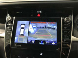 パノラミックビューモニター付きです。車両を上から見たような映像をディスプレイオーディオ画面に表示。運転席からの目視だけでは見にくい、車両周辺の状況をリアルタイムでしっかり確認できます。