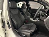 スポーツシートはサポートも良く長時間運転しても疲れません。