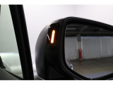 車体後部のセンサーにより、後側方から接近する車を検知する「スバルリヤビークルディテクション」を搭載。