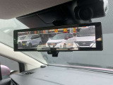 インテイリジェントスマートルームミラーを装備しておりますので、後席の荷物・後席者を気にすることなく、後続車等の確認をすることができます☆