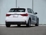 Audiが指定する独自の条件を全て満たした車だけが、認定資格を持つテクニシャンの手による100項目にも及ぶ点検・整備のプロセスを受け、お客様のもとへ届けられます。
