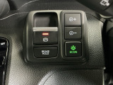 パーキングブレーキはスマートな電子制御式と合わせて渋滞時等にブレーキペダルから足を離しても停車状態を保持してくれるオートブレーキホールド機能で運転が楽になります。スタートはアクセルペダルを踏むだけ