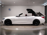 【拘りのFR】BMWが多く採用するFR車。ダイレクトでスポーティな加速感・シャープなハンドリングを実現。縦置きエンジンレイアウトにより、フラットで上質な乗り味です。