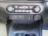 オートエアコン搭載!ワンタッチで車内温度を一括管理できます!!