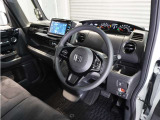 ◆視界広々で非常に運転しやすくロングドライブでも疲れを感じさせないすっきりとまとまったインパネ周りです。
