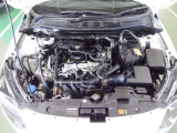 1.5L SKYACTIV-G搭載車です。エンジンルームの状態も確認できます。