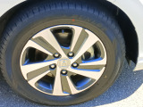 車体にぴったりの純正ホイールです。