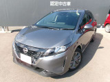 正面からの見た目も、スッキリ飽きの来ないデザインです。