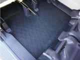 【フロアマット】フロアマットもキレイな状態となっております。ご納車前にも徹底的に洗浄・掃除した後ご納車させていただきます。お近くのホンダカーズ総社までお越しください。