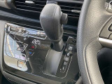 ■変速ショックの無いCVT(無段変速車)インパネシフトで、スムーズなシフト操作とサイドウォークスルーも可能です!