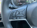 ナビの音量など車両情報を手元で操作できるハンドルスイッチ付き。