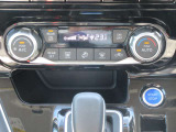 オートエアコン 温度を設定すればあとは車が空調管理してくれますよ♪