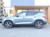 購入後は全国のVOLVO正規ディーラーにてアフターサービスをお受けいただけます。定期点検サービス、延長保証などの有料サービスも手厚くご用意しておりますので、ご不安事はお気軽にご相談下さい。