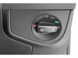 【ライトスイッチ】VW車は、手探りでも手袋したままでも操作しやすいこのスイッチ形状を引継いできました。まさに「合理的」!