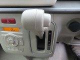 操作性の良さと安全性を兼ね備えたインパネシフト