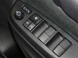 電動格納式ドアミラー・パワーウインドウを装備しています。