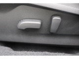 助手席パワーシート 電動シート採用で細かい微調整ができ,最適なポジションに合わせることで疲労軽減につながります